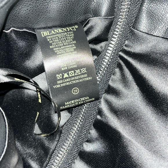 NWT BlankNYC Faux Leather Shorts Size 29 - Black - Picture 5 of 6